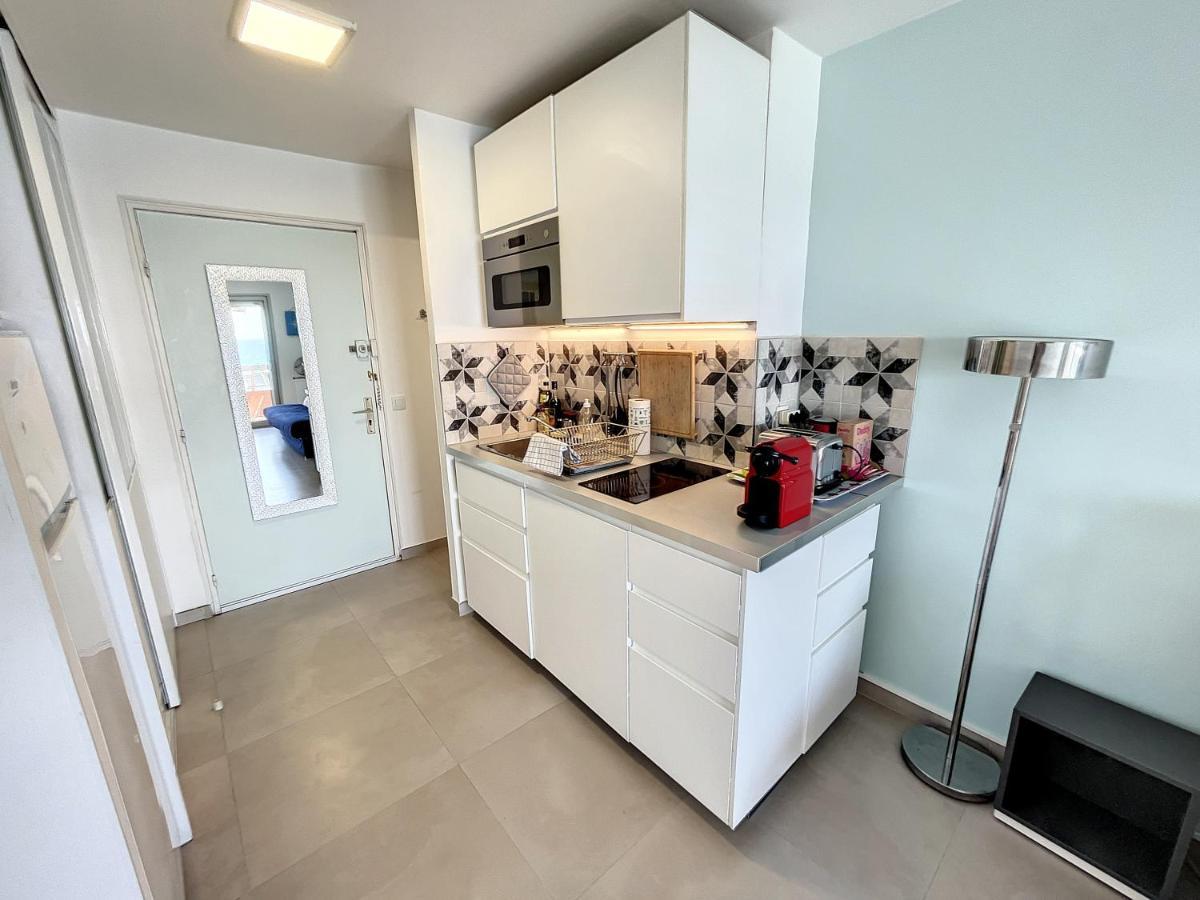 Studio With Beautiful Sea View And Direct Beach Access Канны Экстерьер фото